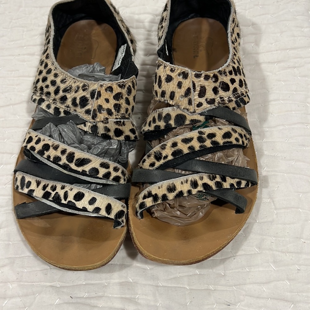 SOREL Lake Shore Horse Hair Sandal Shoe Rare 
Women's Size 8.5 Leopard P…